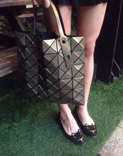 BAOBAO Baobao Bag Issey Miyake Outfit, Issey Miyake Outfit, Baobao Bag, Bao Bao Bag, Novelty Accessories, Bao Bao, Basic Outfits, Issey Miyake, Handbag Accessories