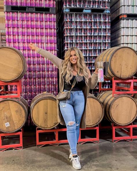 Winter Brewery Outfit, Brewery Outfit Winter, Brewery Outfits, Hairstylist Ootd, Brewery Outfit, Ootd Instagram, Dream Style, April 2024, Curvy Fashion