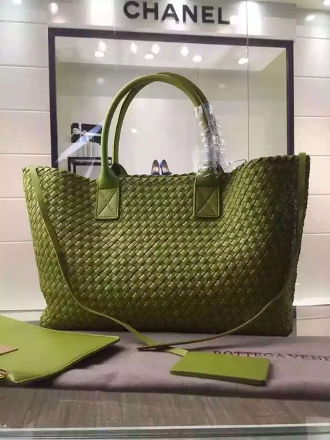 Bogetta Veneta, Bottega Bag, Cheap Designer Bags, Veneta Bottega, Bottega Veneta Handbag, Bottega Veneta Bag, Briefcase Women, Trendy Backpacks, Bottega Veneta Bags