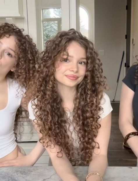 sunday kalogeras Kolgeras Sisters, Sunday Kalogeras Sisters, Sunday Kalogeras Hair, Sunday Kolageras, Sunday Kalogeras Icon, Kalogeras Sisters Hair, Sunday Kalogeras, Kalogera Sisters, Famous Sisters