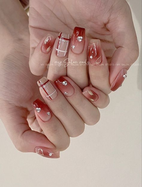 Nail Art Simple Elegant Classy Brown, Nail Art Red Wine, Asian Nails Korea, Korean Nail Art Red, Nail Art Elegant Classy Beautiful, Japanese Nail Art Elegant, Nail Art Merah, Cny Nail Art, Cny Nails