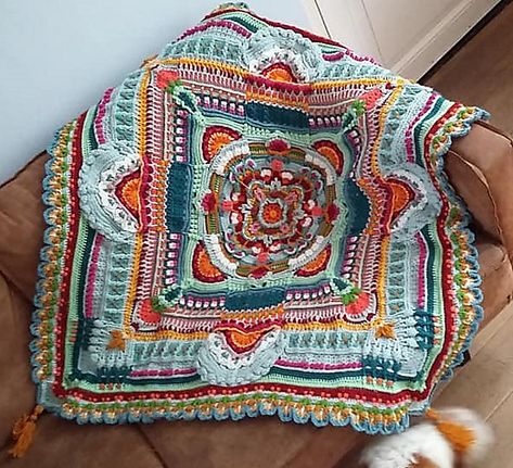 Tea Crochet, Crochet Throws, Hook Crochet, Crochet Mandala Pattern, Crochet Blanket Afghan, Crochet Bedspread, Crochet Goodies, Hibiscus Tea, Crochet Afghans