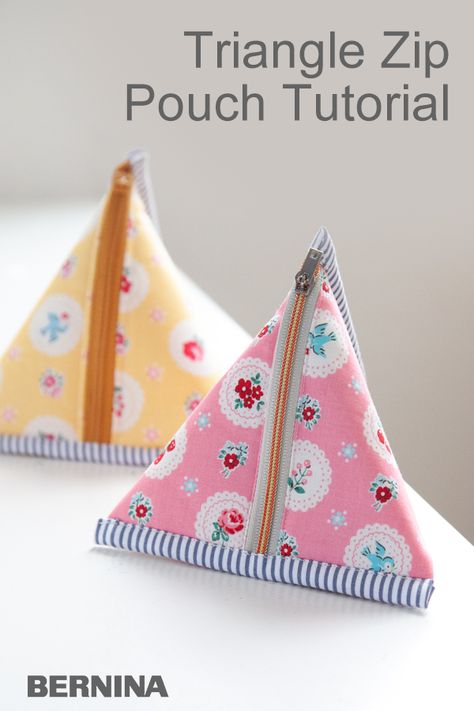 Triangle Zipper Pouch, Zip Pouch Tutorial, Reusable Wrapping, Minki Kim, Package Ideas, Zipper Pouch Tutorial, Pouch Sewing, Monthly Crafts, Pouch Tutorial