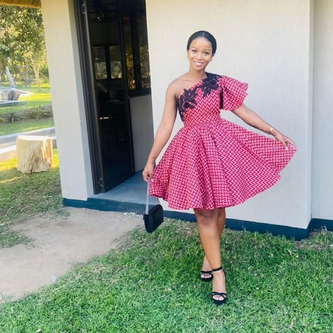 Short Elegant Dresses Special Occasions, Pink Seshoeshoe Dresses, Traditional Dresses Setswana Traditional Dresses, Pink Seshweshwe Dress, Sepedi Hele Dress, Shweshwe Dresses Ofuure, South African Traditional Dresses, Traditional Dresses Designs, Traditional Attires