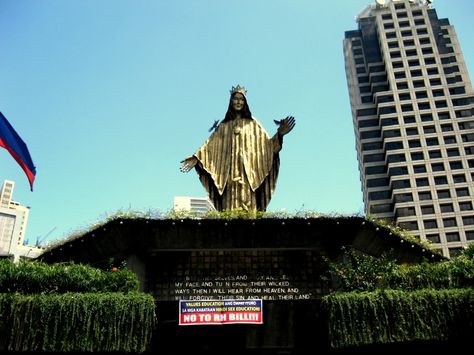 Edsa Shrine http://www.filipino4u.com/  #onlinedating #asiansingles #asianonlinedating #filipinosingles #filipinowives #filipinoonlinesingles #asianwives #freeoninedating Metro Manila, Tourist Attraction, Manila, Statue Of Liberty, Philippines, Statue, Travel, Quick Saves