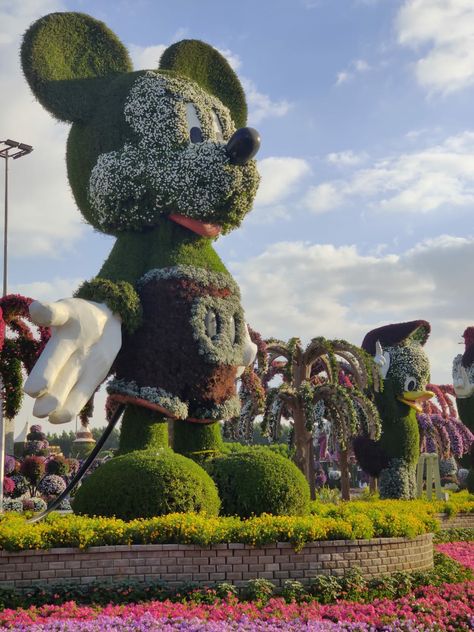 Miracle Garden Dubai, Korean House, Conceptual Model Architecture, Disney Room Decor, Miracle Garden, Dubai Vacation, Dubai Aesthetic, Disney Rooms, Dream Vacations Destinations