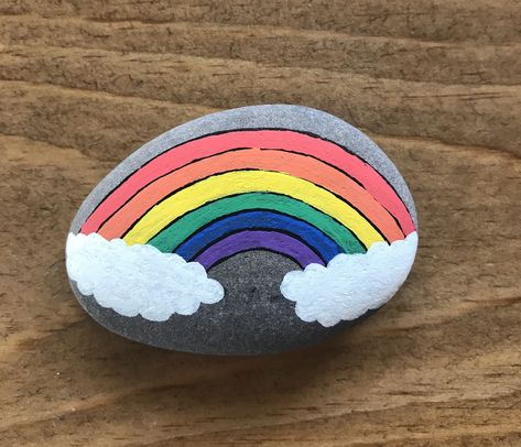 Rainbow rock Rainbow Stone Painting, Rock Painting Ideas Rainbow, Rock Painting Rainbow, Pride Rocks, Rainbow Rock Painting, Bee Drawing, Pride Rock, Rainbow Rocks, Rainbow Paint