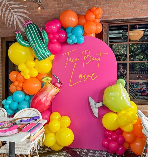 Love is in the air—and tacos are on the menu! 🌮💕 This vibrant setup is full of fun and flavor—perfect for creating unforgettable memories. Let us bring your fiesta dreams to life! ✨💖 Taco Bout Love Balloon Arch, Taco Party Ideas, Taco Valentine, Valentine Party Ideas, Taco Bout Love, Taco Party, Company Picnic, Valentine Party, Love Balloon