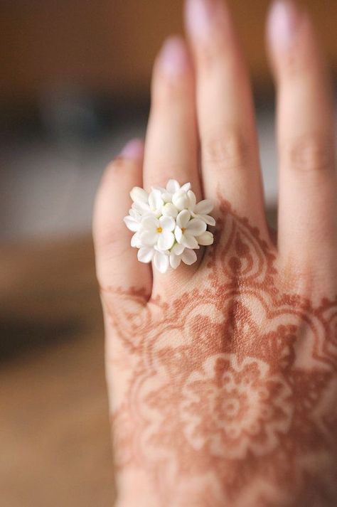 Syringa Flower, Wedding Flower Jewelry, Polymer Clay Ring, Polymer Clay Flower Jewelry, Rustic Ring, Handmade Clay Jewelry, Henna Tattoos, Polymer Clay Jewelry Diy, Clay Flower