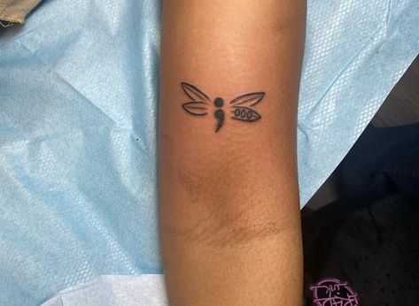 Semi-colon Tattoo Black Women, Semi Colon Cross Tattoo Ideas, Hidden Semi-colon Tattoo Ideas, Semi Colon Tattoo, Tattoo Side, Colon Tattoo, Semi Colon, Dragonfly Tattoo Design, Cute Hand Tattoos