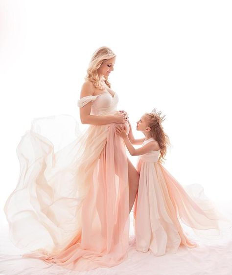 Double Layer Dress, Maternity Photo Shoot, Multicolor Skirt, Chiffon Collection, Trendy Maternity, Baby Shower Dresses, Gowns For Girls, Designer Maternity, Maternity Gowns