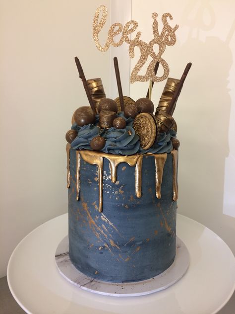 Blue grey cake with rose gold drip and metallic splashes Blue Gold Birthday Cake, Blue And Gold Cake For Men, Birthday Cake Blue And Gold, Blue Drip Cake For Men, Blue And Gold Drip Cake, Metallic Drip Cake, Rose Gold Drip Cake, Blue Drip Cake, Gold Drip Cake