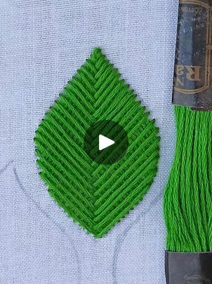 Basic Embroidery Designs, Leaf Design Embroidery, Leaf Embroidery Design, Basic Embroidery, Embroidery Leaf, Embroidery Lessons, Embroidered Leaves, Hand Embroidery Tutorial, Embroidery Tutorial