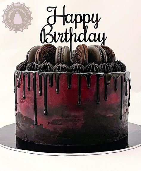 Her favorite color is black. So she got this black drip cake for her birthday. Inside is a Oreo filling Black Drip Cake, 30th Birthday Cakes For Men, Oreo Filling, Red Birthday Cakes, 12th Birthday Cake, Bachelorette Cake, 25th Birthday Cakes, Cake For Her, Decorating Frosting