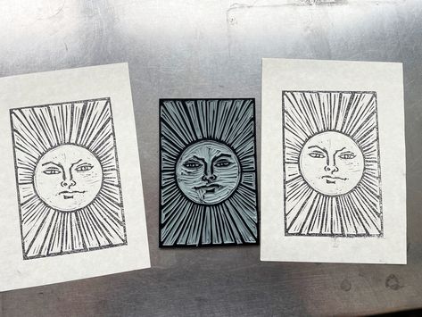 Print Making Linoleum, Easy Printmaking Designs, Simple Printmaking Designs, Relief Printing Ideas Easy, Linoleum Art Ideas, Linocut Art Ideas Easy, Print Making Ideas Easy, Sun Lino Print, Linoleum Print Ideas Easy