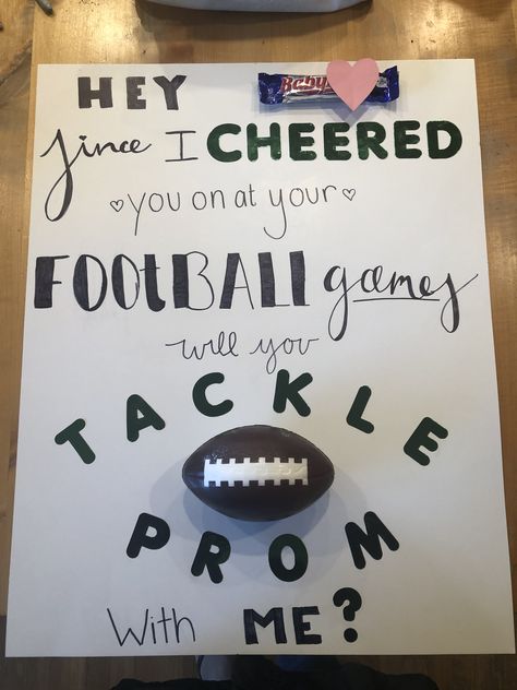 football promposal! Football Asking To Homecoming, Sadies Asking Ideas Football, Sadie’s Poster Ideas Football, Rugby Promposal Ideas, Prom Posals Ideas For Him Football, Cute Ways To Ask Your Bf To Prom, Football Dance Poster Ideas, Football Formal Proposal, Prom Posals Ideas Football