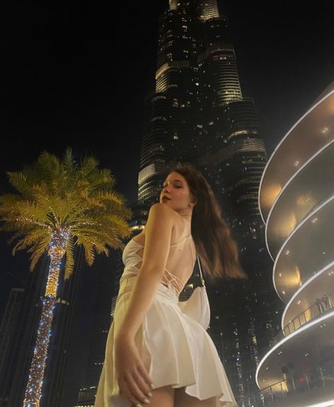 Weekend in Dubai, Dubai photo ideas, white tennis skirt look #dubai #dubaimarina #burjkhalifa Dubai Photo Ideas, Dubai Photography Ideas, Dubai Picture Ideas, Dubai Instagram Pictures, Dubai Outfits Ideas, Dubai Outfit, Dubai Outfits, Beach Instagram Pictures, Waterfall Photo