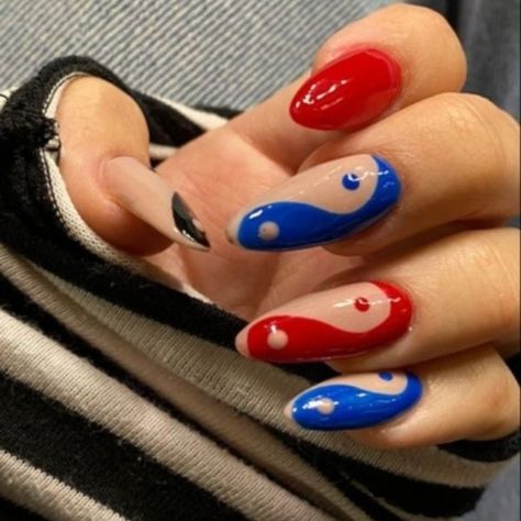 Nails Emma Chamberlain, Nails Theory, Fall Nail Colors And Designs, Ying Yang Nails, Yin Yang Nails, Nail Colors And Designs, Music Nails, Bad Nails, Cosmetology School