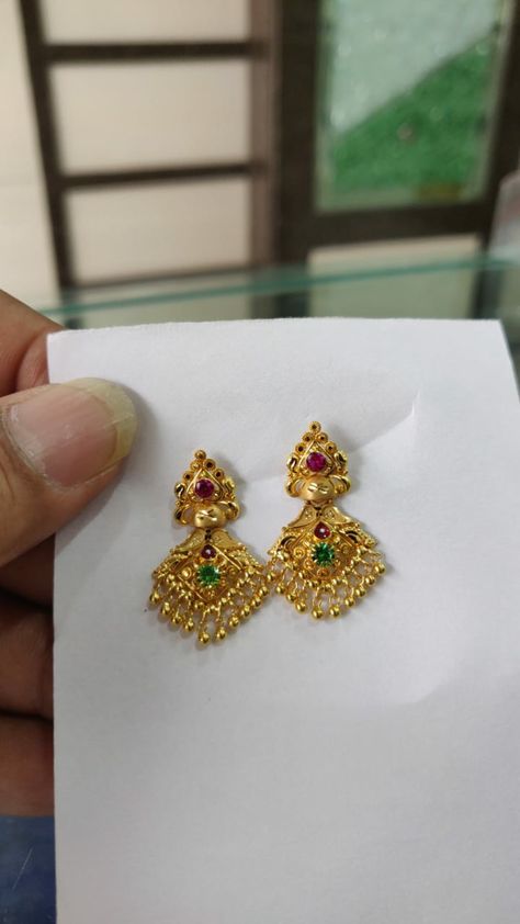 Latest Gold Earrings Designs, Latest Earrings Design, Gold Jewelry Prom, Gold Jewels Design, Gold Bracelet Simple, New Gold Jewellery Designs, Gold Earrings Models, Gold Mangalsutra Designs, Ear Chain