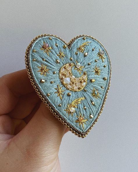 Embroidered Brooches, Embroidery Hearts, Beaded Jewellery, Bead Embroidery Jewelry, Embroidered Heart, Heart Brooch, 자수 디자인, Sewing Embroidery Designs, Hand Embroidery Art