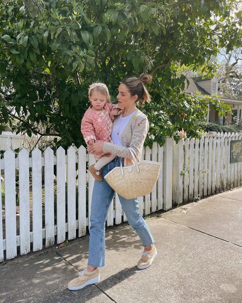 Daily Look 3.20.21 - Julia Berolzheimer Post Baby Fashion, Hermes Sandals, Feminine Clothing, Organic Dress, Mini Outfit, Zara Sandals, Mommy Outfits, Julia Berolzheimer, Amazon Top