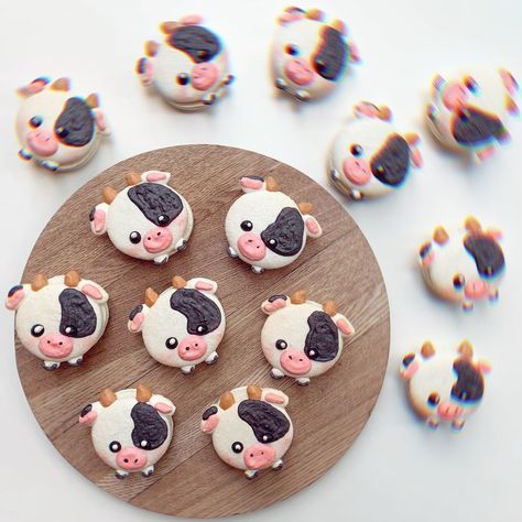 Farm Macarons, Cow Macarons, Koala Macarons, Dog Macarons, Play Dough Designs, Kawaii Macarons, Cute Macaroons, Bunny Macarons, Themed Macarons