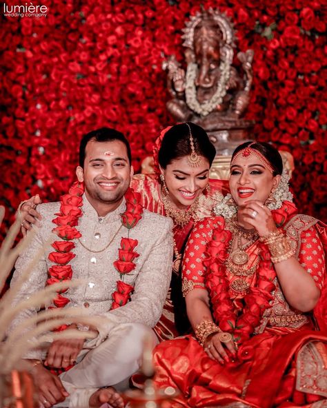 Currently Drooling over the South Indian Bride's Wedding Pics... 💗  #southindianbride #southindianwedding #punjabiwedding #desibride #floraldress #indianbride #saree #floraldecor #floral_perfection #backdrop #indianwedding #redrose #sistersquad #lovegoals #relationshipgoals #couplegoals #indianwedding #bridesmaid #sareelovers #sareeblouse #sisterlove #sisters #sistersister #weddingstyle #WeddingDay #bridalinspiration #bridalinspo #TheFabApp #FabOccasions #FabLifestyle #beauty #gorgeous #fashion Brides Sister, Sisters Photoshoot Poses, Bride Photos Poses, Sister Poses, Kerala Bride, Wedding Stage Design, Bride Groom Photos, Fun Moments, Groom Pictures