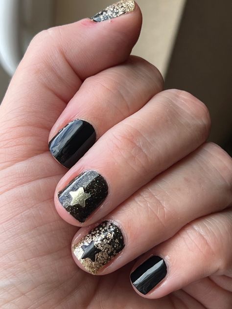 Hamilton Inspired Nails, Hamilton Nail Art, Hamilton Nails Designs, Hamilton Nails, Hamilton Birthday, 15th Birthday Ideas, Best Mac N Cheese, Broadway Nails, Best Mac N Cheese Recipe