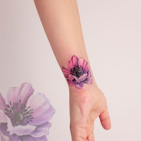 Inner Wrist Tattoos, Mandala Rose Tattoo, Tatuaje Cover Up, Wrist Tattoos Girls, Cover Up Tattoos For Women, Wrist Tattoo Cover Up, Cute Tattoos On Wrist, Tattoo Line, Flower Wrist Tattoos