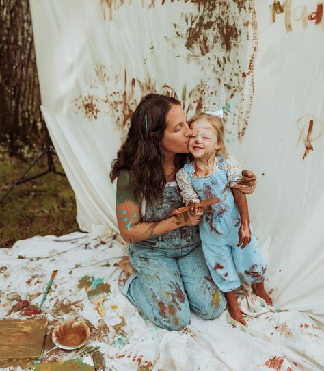 Family paint sessions ❤️ . . . . #chattanoogaphotographer #tennesseephotographer #the_gallery_of_magic #thefamilynarrative #unscripted #familyphotography #familylove #childhoodunlocked #childhoodunplugged Family Paint Photoshoot, Mommy And Me Painting Photoshoot, Painting Photoshoot Ideas, Painting Photoshoot, Paint Photoshoot, Mommy And Me Photo Shoot, Toddler Painting, Mini Photo Sessions, Toddler Photoshoot