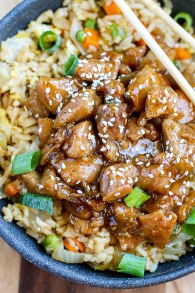 Honey Garlic Pork with Fried Rice. Pork in a delicious honey, garlic sauce over the easiest, best fried rice. A meal as good as an Asian restaurant in under an hour at home! Chinese Pork Recipes, Asian Pork Recipes, Honey Garlic Pork, Garlic Pork, Pork Fried Rice, Chinese Vegetables, Asian Pork, Pork Stir Fry, Rice Recipes For Dinner