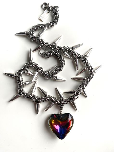 Make Chainmail, Laughing Jill, Goth Jewellery, Chain Maille Patterns, Chainmail Armor, Accessories Gothic, Punk Necklace, Jewelry Goth, Crystal Heart Pendant