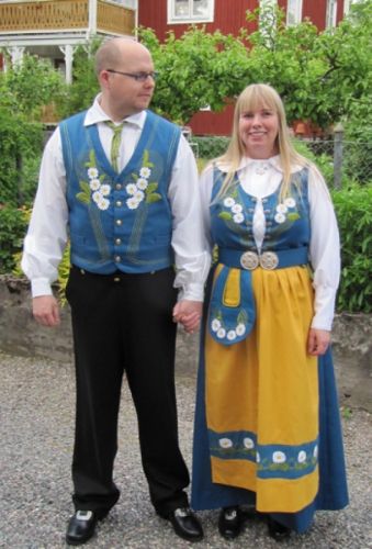 Sweden Sweden Traditional Clothing, Midsommar Outfit, Sweden Costume, Swedish Clothing, European Costumes, Swedish Men, Traditional Attires, Scandinavian Traditional, National Costume