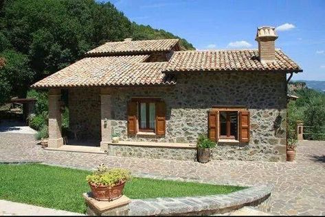 Cottage Tiny House, Stone Cottages, House On The Rock, Stone Cottage, Spanish House, Village House Design, Stone Houses, Village Houses, Stone House