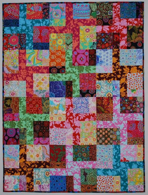 Double Nickel Quilts: Twirligig quilt Nickel Quilts, Disappearing Nine Patch, Squares Quilt, Charm Square Quilt, Making Quilts, Patchwork Ideas, Charm Squares, Kaffe Fassett Quilts, Nine Patch Quilt