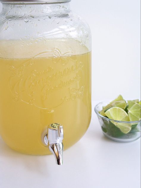 Easy Margaritas for a Crowd Big Batch Margaritas, Large Batch Margarita Recipe, Batch Margaritas, Easy Margaritas, Margaritas For A Crowd, Margarita Punch, Cocktail Recipes For A Crowd, Batch Cocktail Recipe, Citrus Punch