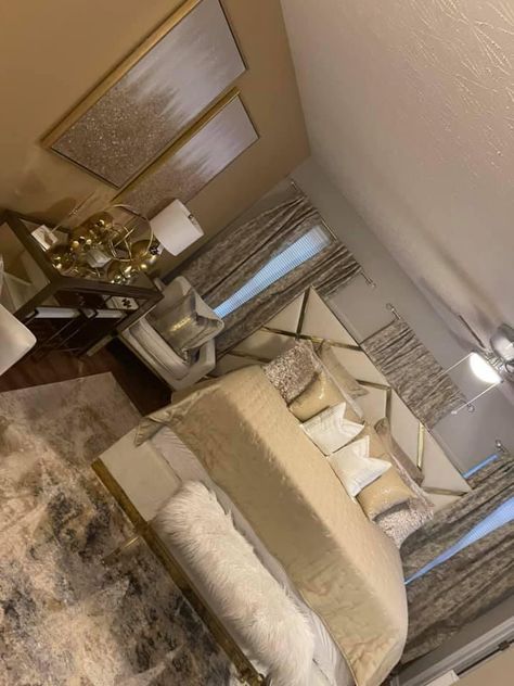 Gray Cream And Gold Bedroom, Brown Gold Bedroom Ideas, Brown And Silver Bedroom Ideas, Gold And Tan Bedroom, Gold Bedding Room Ideas, Silver And Gold Bedroom Ideas, Silver And Gold Bedroom Decor, Brown And Gold Bedroom, Luxe Living Room Decor