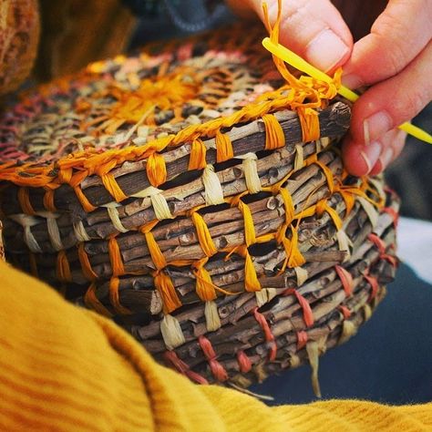 basket weaving camp at minjerribah with anaheke metua Weaving Baskets, Contemporary Baskets, Stradbroke Island, Making Baskets, Beautiful Baskets, Basket Weaving Diy, Basket Making, Textile Fiber Art, Hand Woven Baskets