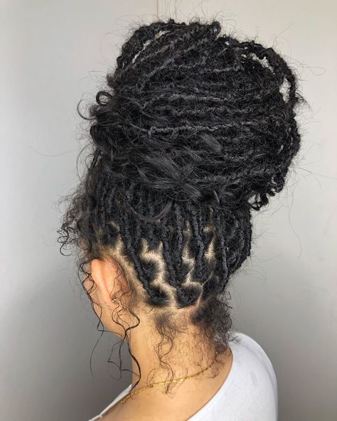 Goddess Locs Hairstyles, Faux Locs Goddess, Leda Muir, Faux Locs Hairstyles, Goddess Hairstyles, Protective Hairstyles Braids, Goddess Locs, Natural Hair Inspiration, Cornrow Hairstyles