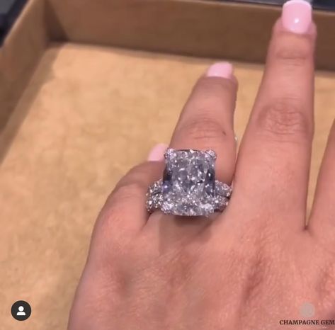 Rich People Wedding Rings, Huge Engagement Rings Luxury Diamonds, Biggest Wedding Ring, Giant Wedding Ring, Huge Wedding Rings Big Diamonds Rocks, Luxury Wedding Rings Diamonds, Big Wedding Rings Expensive, Huge Engagement Rings Luxury, Big Engagement Rings Expensive