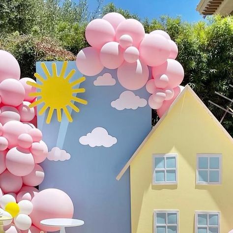 Peppa Pig First Birthday Party, Peppa Pig Third Birthday Party, Peppa Pig Backdrop, George Pig Birthday Party, Pig Birthday Decorations, Bolo Da Peppa Pig, Peppa Pig Birthday Decorations, Peppa Birthday, Peppa Pig Party Decorations