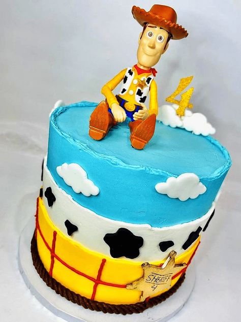 Woody Toy Story Cake Ideas, Toy Story Themed Cake, Woody Birthday Cake, Simple Toy Story Cake, Toy Story Smash Cake, Woody Birthday, Buzz Lightyear Party, Toy Story Invitations, Shirt Cake