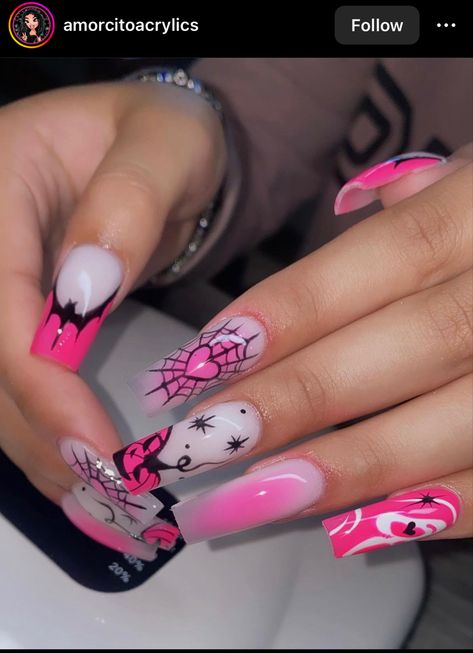 Pink And Purple Spooky Nails, Halloween Acrylic Nails Medium Length, Loud Nail Designs, Girly Halloween Nails Pink, Pink Halloween Nail Ideas, Draculaura Nails Ideas, Monster High Nails Draculaura, Draculaura Inspired Nails, Monster High Nails Acrylic