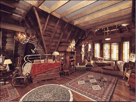 Halliwell Manor, Practical Magic House, Witchy House, Charmed Tv Show, Charmed Tv, Attic Spaces, Witch House, Practical Magic, House Flooring