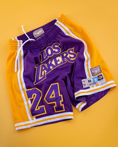 Kobe Jersey, Stile Kylie Jenner, Minimal Shirt Design, Jersey Outfit, Tomboy Style Outfits, Men Fashion Casual Outfits, Swaggy Outfits, Cute Swag Outfits, Tomboy Fashion