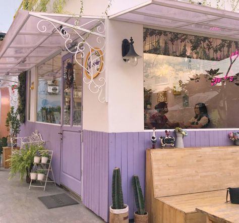 Lavender Cafe, in Medan. Lilac Cafe Aesthetic, Lavender Cafe Interior, Purple Cafe Interior, Purple Unfiltered Background, Purple Coffee Aesthetic, Purple Cafe Aesthetic, Purple Coffee Shop, Purple Scenery, Medan City