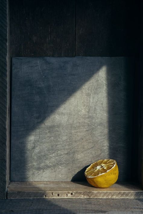 Light And Shadow Photography, Still Life Pictures, Art Still Life, Food Art Photography, Still Life Images, Shadow Photography, Still Life Photos, Still Photography, Foto Tips