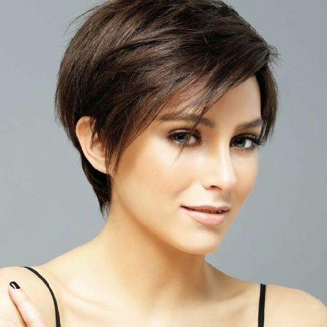 The biggest Short Haircuts Trends For summer 2023 Pixie Cut For Oval Face, Pretty Gray Hair, Hair Cut Ideas, Short Hair Cut, Stacked Bob Hairstyles, Short Spiky Hairstyles, Oval Face Haircuts, Choppy Hair, Mom Hairstyles