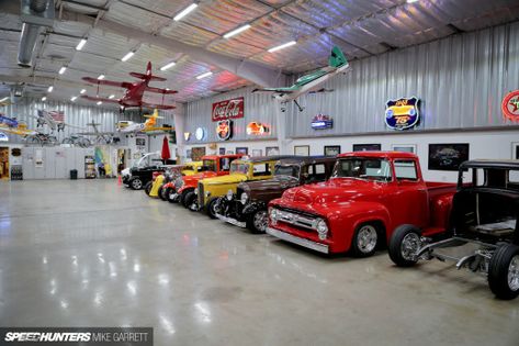 Car Builder>> Don Prudhomme's Snakes Nest Pt1 - Speedhunters Dream Garage Workshop, Auto Garage Design, Mechanics Garage, Garage Clutter, Car Mechanics, Big Garage, Garage Workshop Organization, Cabinets Shelves, Concept Model