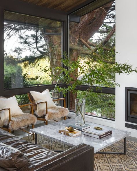 A 1957 Midcentury in Seattle Receives a Striking Makeover - Photo 6 of 16 - While the window openings in this cozy corner are the same as before, the architects tweaked the frames. "The layout of the windows was flipped so that the horizontal division was rail height, rather than obstructing sight-lines when standing," the team explains. Terrasse Design, Modern Renovation, Front Porch Decorating, Style At Home, Architectural Inspiration, A Living Room, Cozy Corner, Beautiful Furniture, Home Fashion